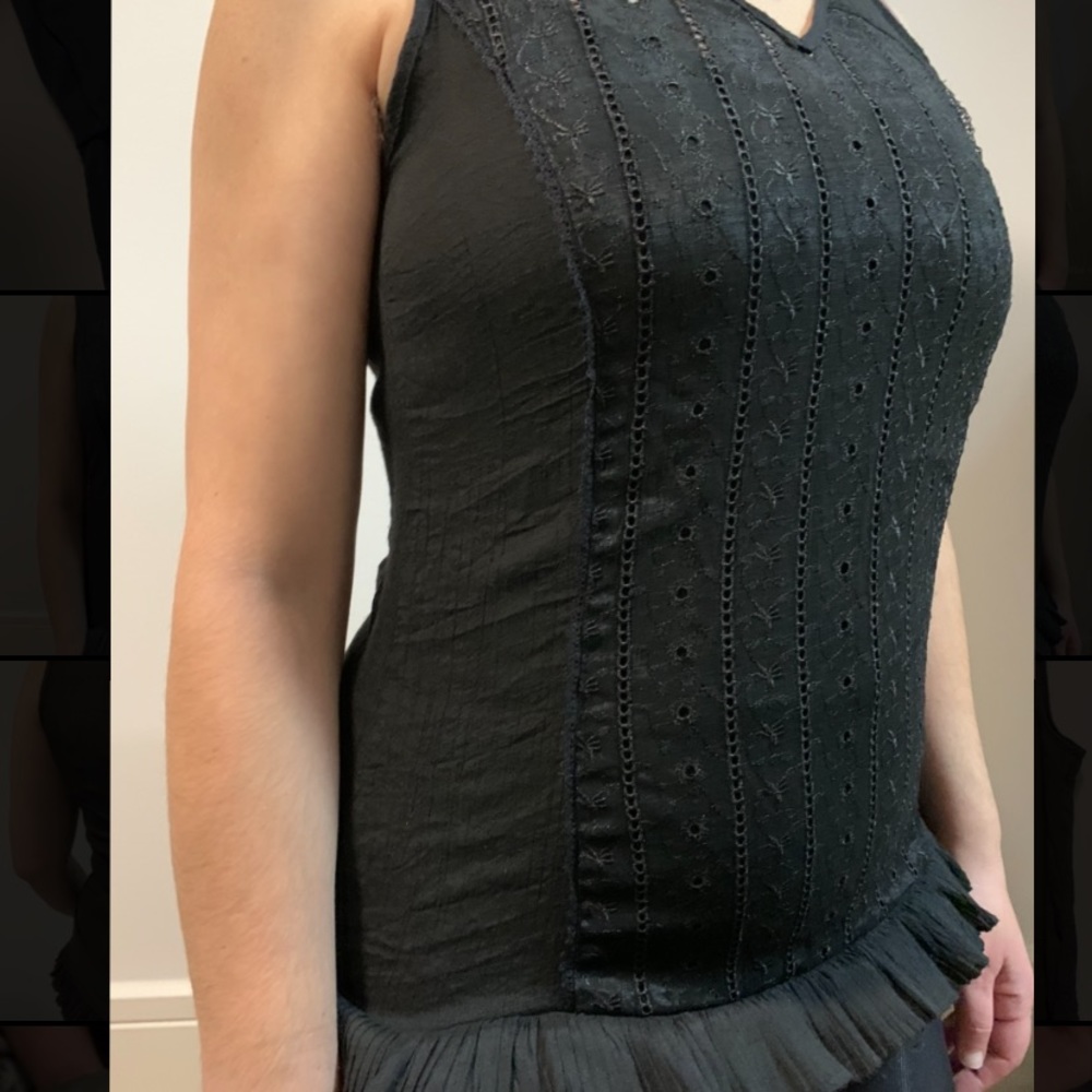 🔥 2/$22 🔥 V-neck Ruffled Tank Top - Picture 3 of 6
